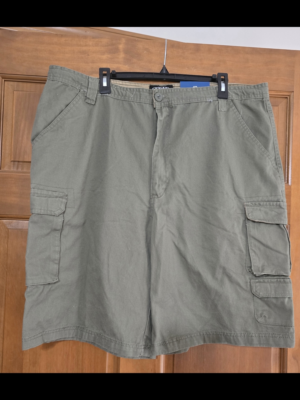 Men's Olive Cargo Shorts - Classic Utility Style